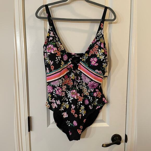 KENNETH COLE REACTION Bloomin Beauty One-piece Swimsuit - NWT - 1X - Picture 2 of 10